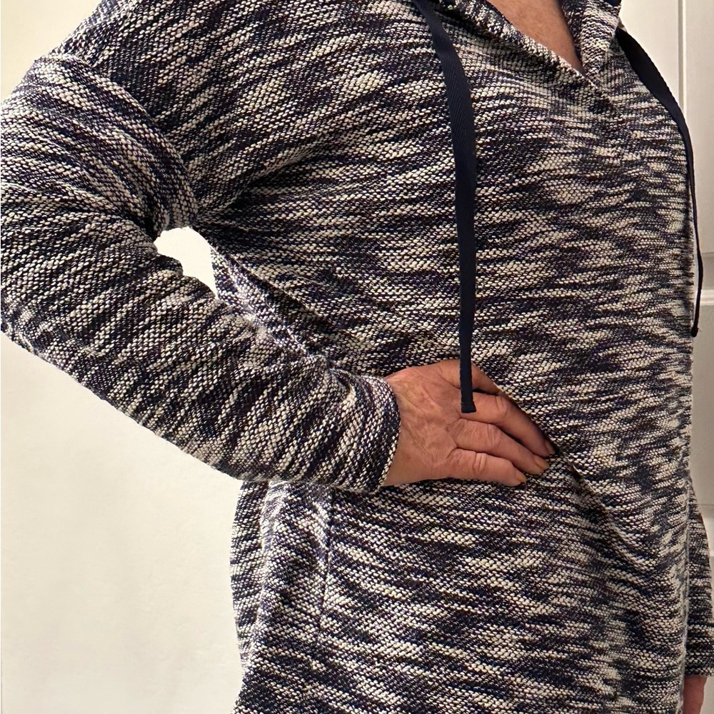 Hooded tunic top. Size L